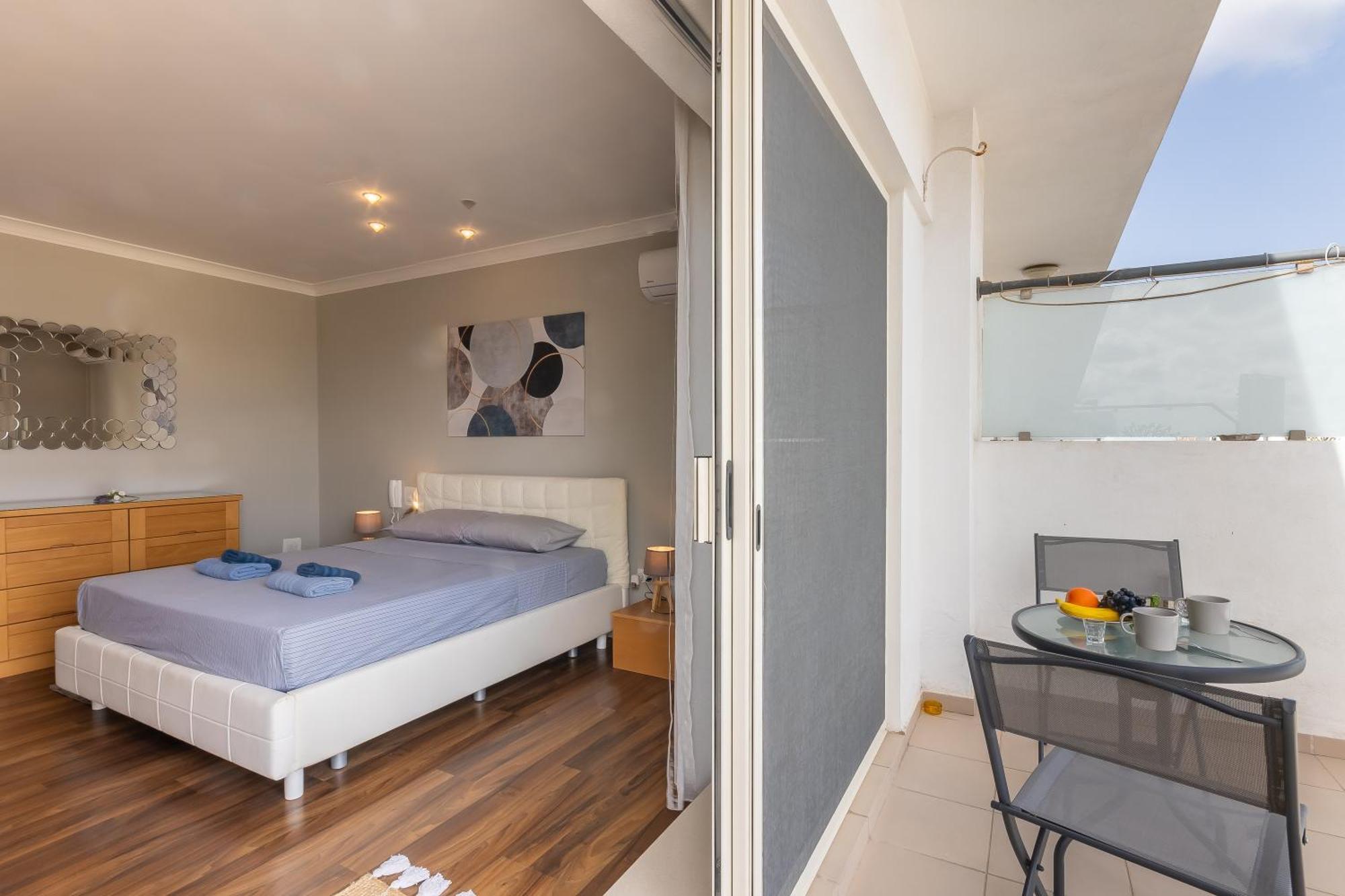 Modern And Comfortable Savoy Garden - Happy Apartment *