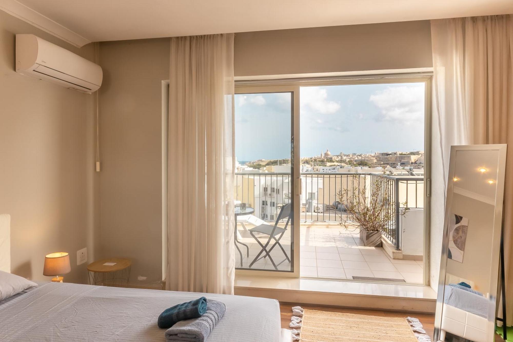Modern And Comfortable Savoy Garden - Happy Apartment *