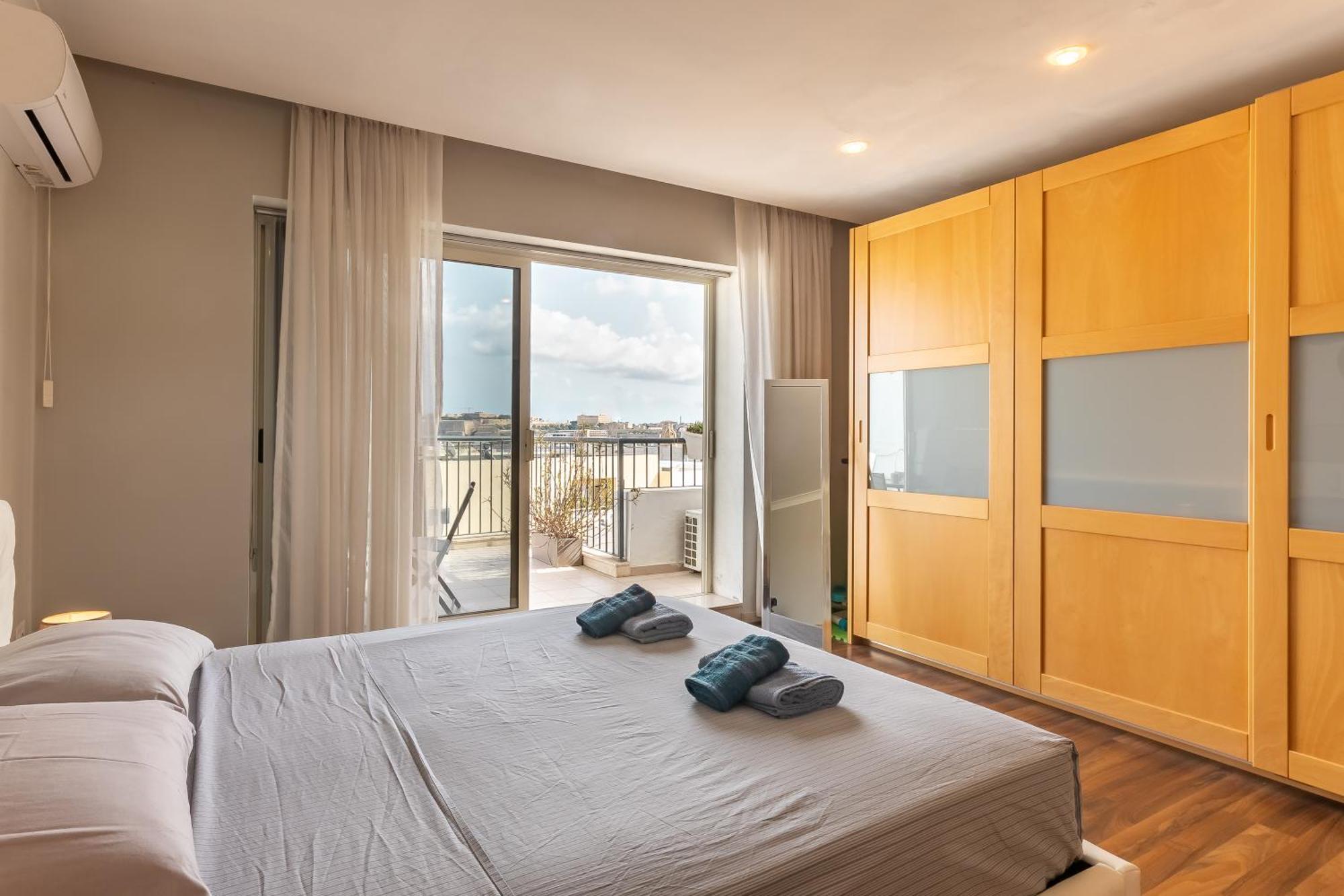 Modern And Comfortable Savoy Garden - Happy Apartment *