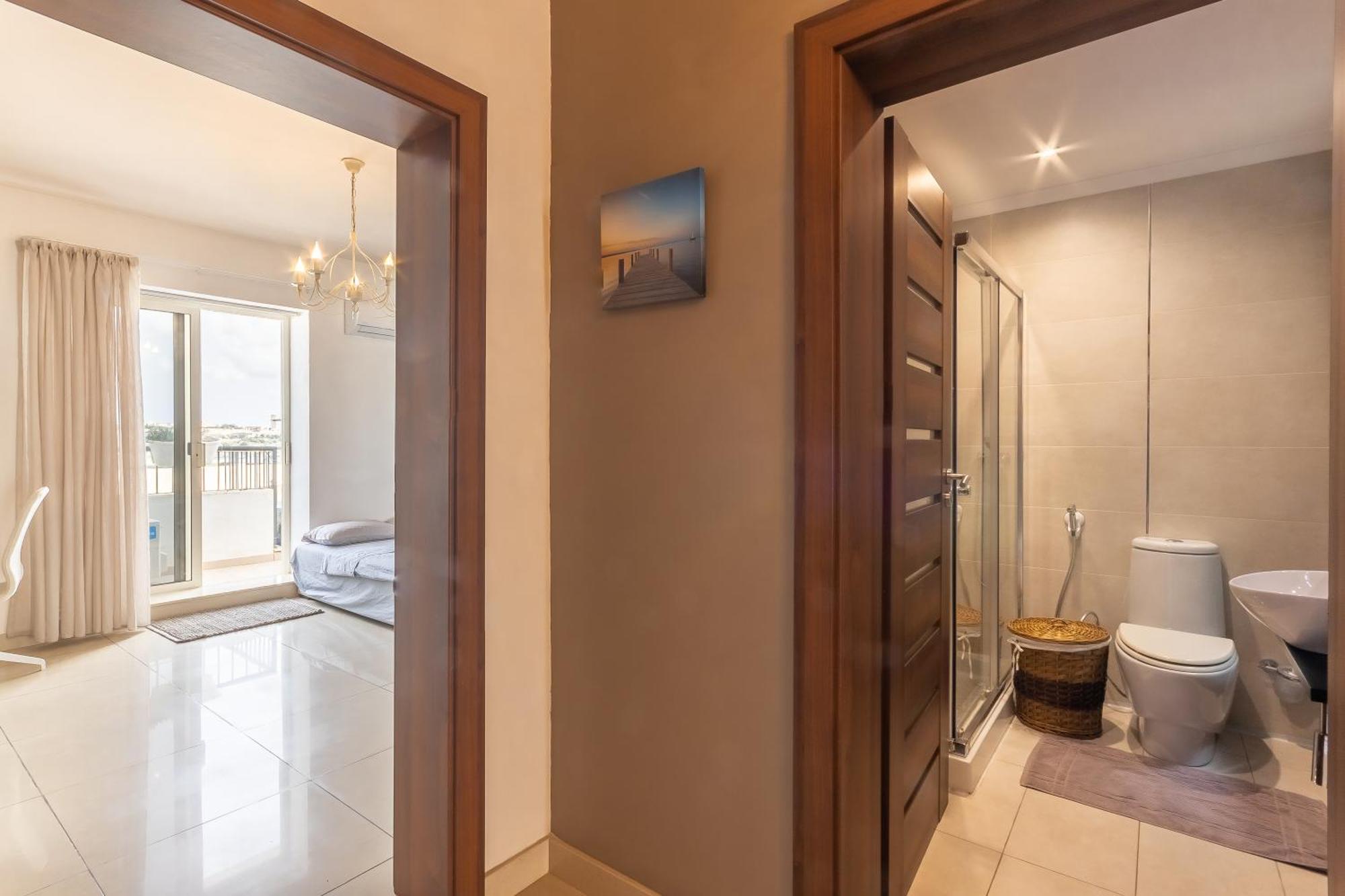 Modern And Comfortable Savoy Garden - Happy Apartment *